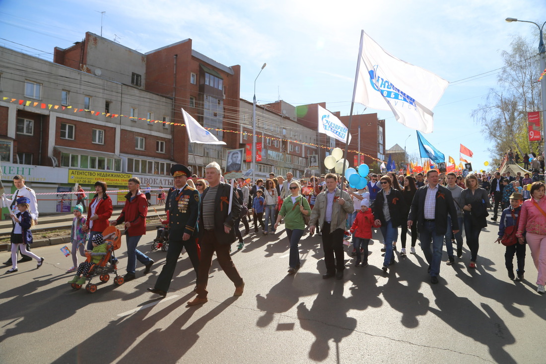 Во время праздничного шествия в Иркутске 9 мая