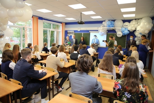 Во время встречи с учениками «Газпром-класса»