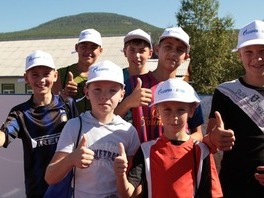 Во время открытия площадки "Газпром — детям" в селе Тимошино. 31 августа 2013 г.